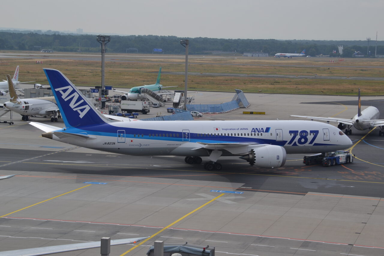 JA823A Boeing 787-8