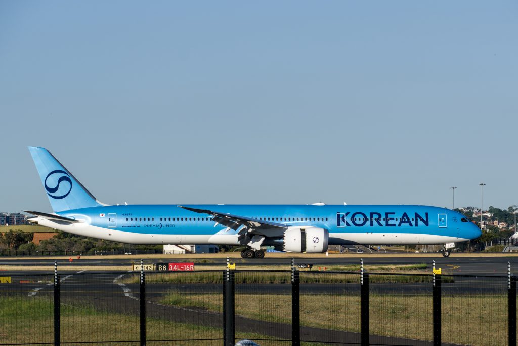 HL8575 Boeing 787-10