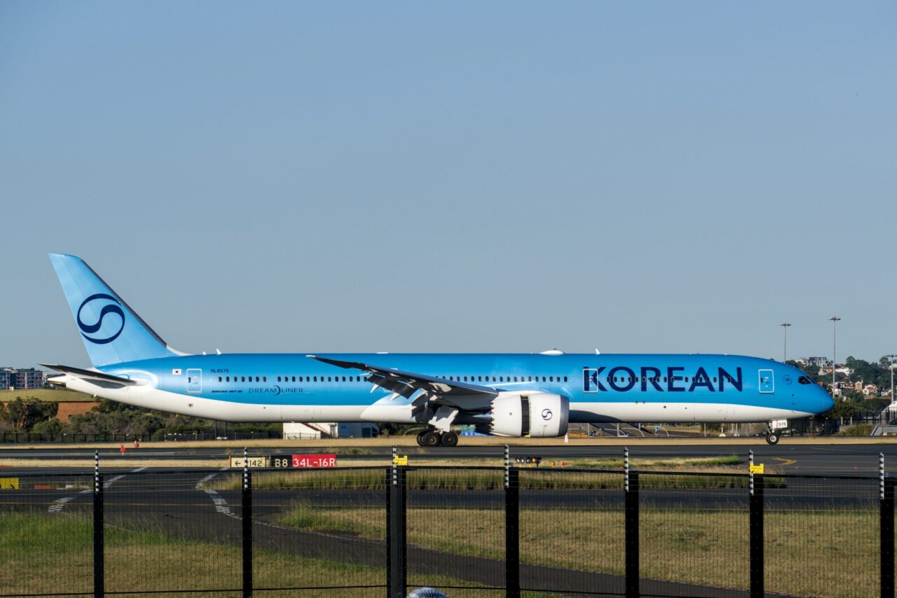 HL8575 Boeing 787-10