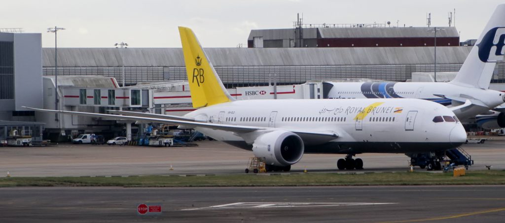 V8-DLA Boeing 787-8