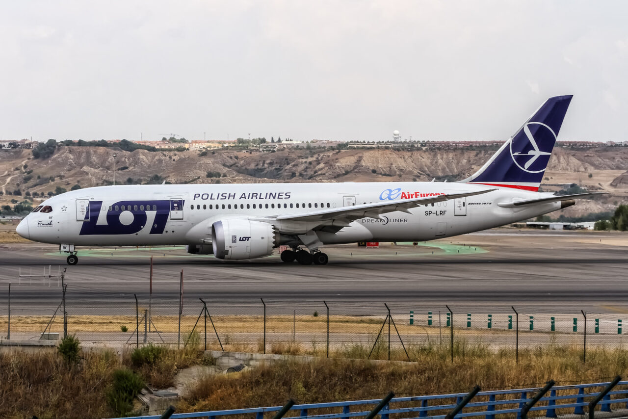 SP-LRF Boeing 787-8