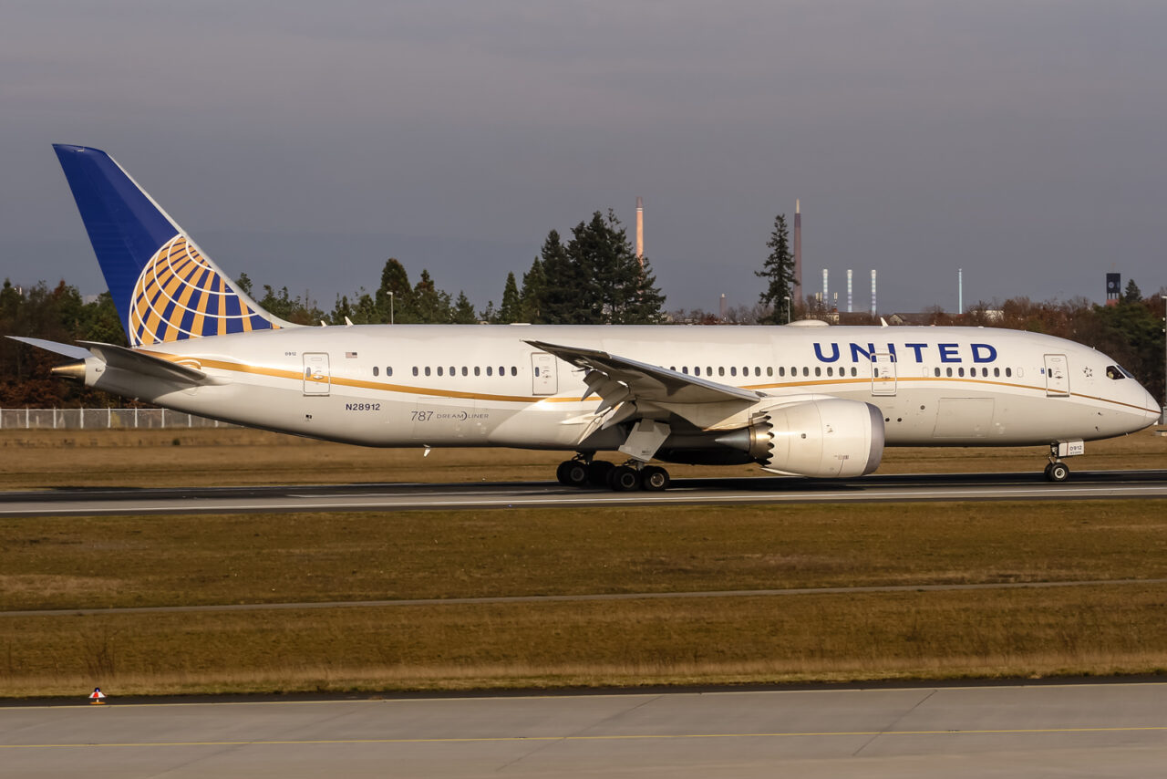 N28912 Boeing 787-8