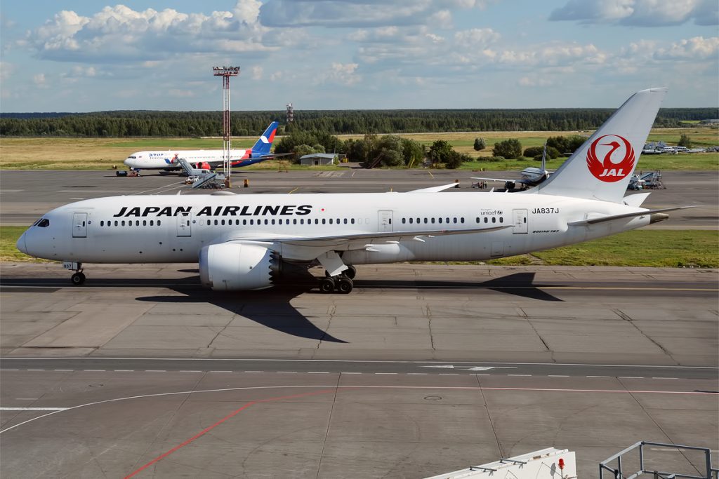 JA837J Boeing 787-8