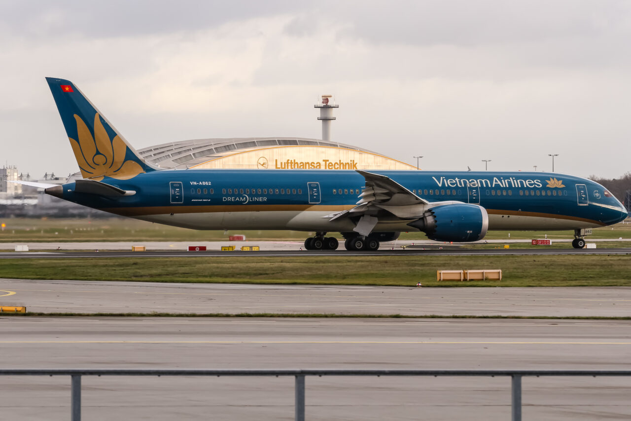 VN-A862 Boeing 787-9