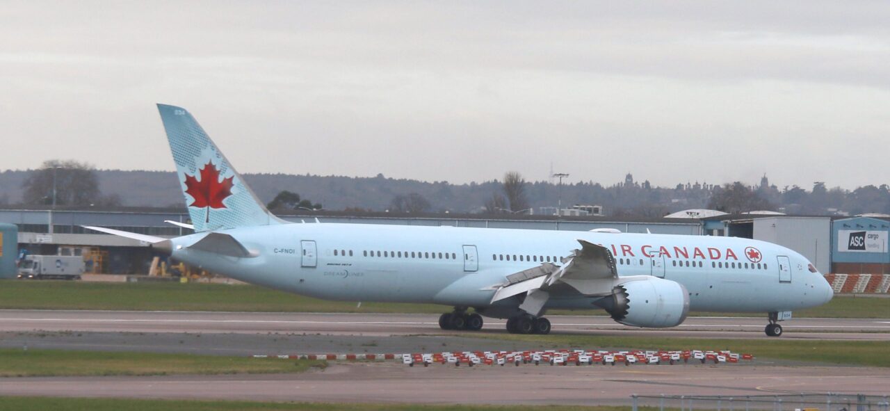 C-FNOI Boeing 787-9