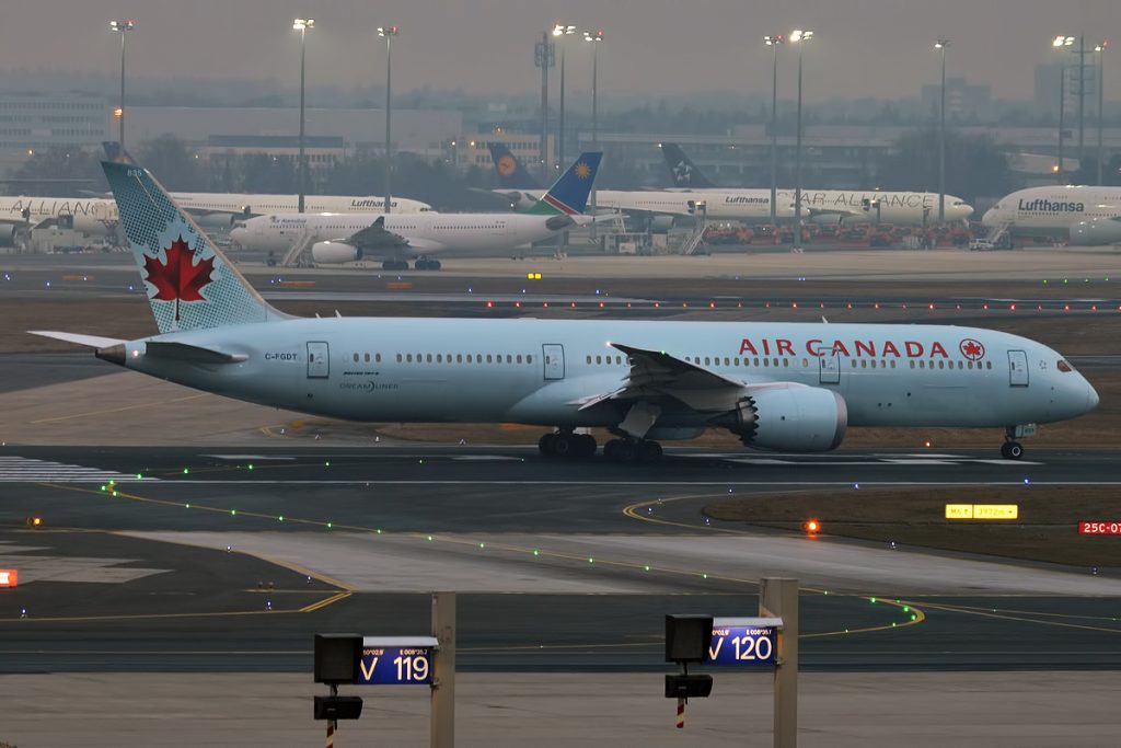 C-FGDT Boeing 787-9
