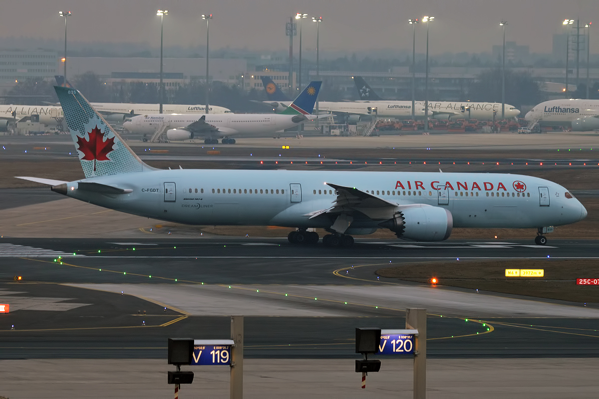 C-FGDT Boeing 787-9