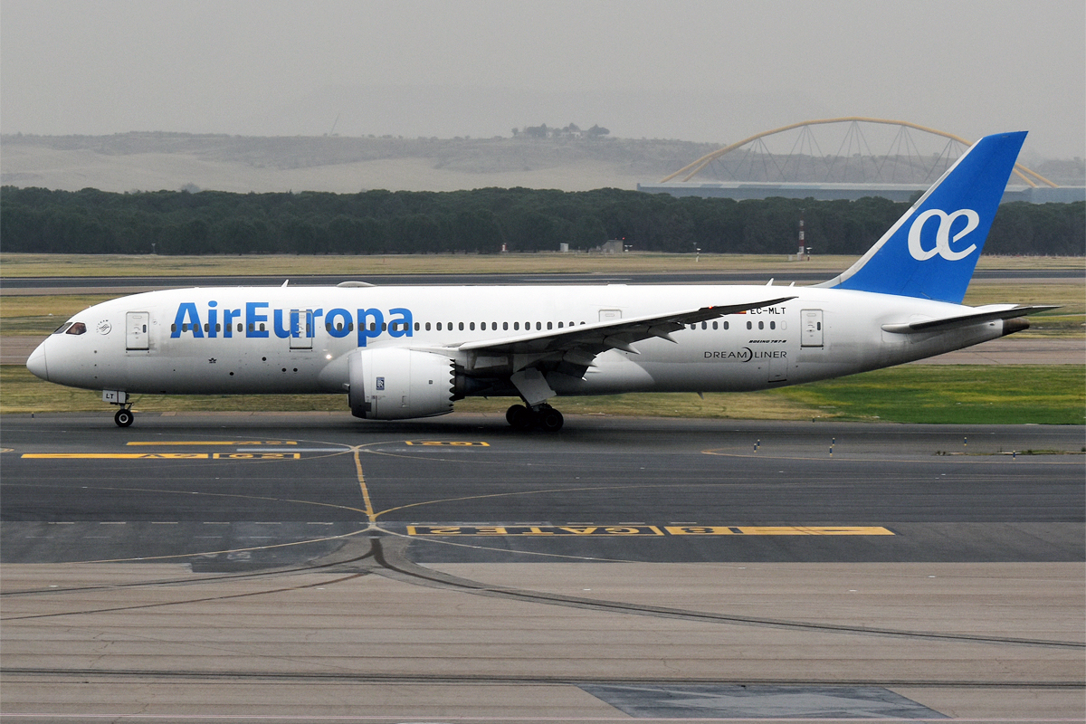 EC-MLT Boeing 787-8