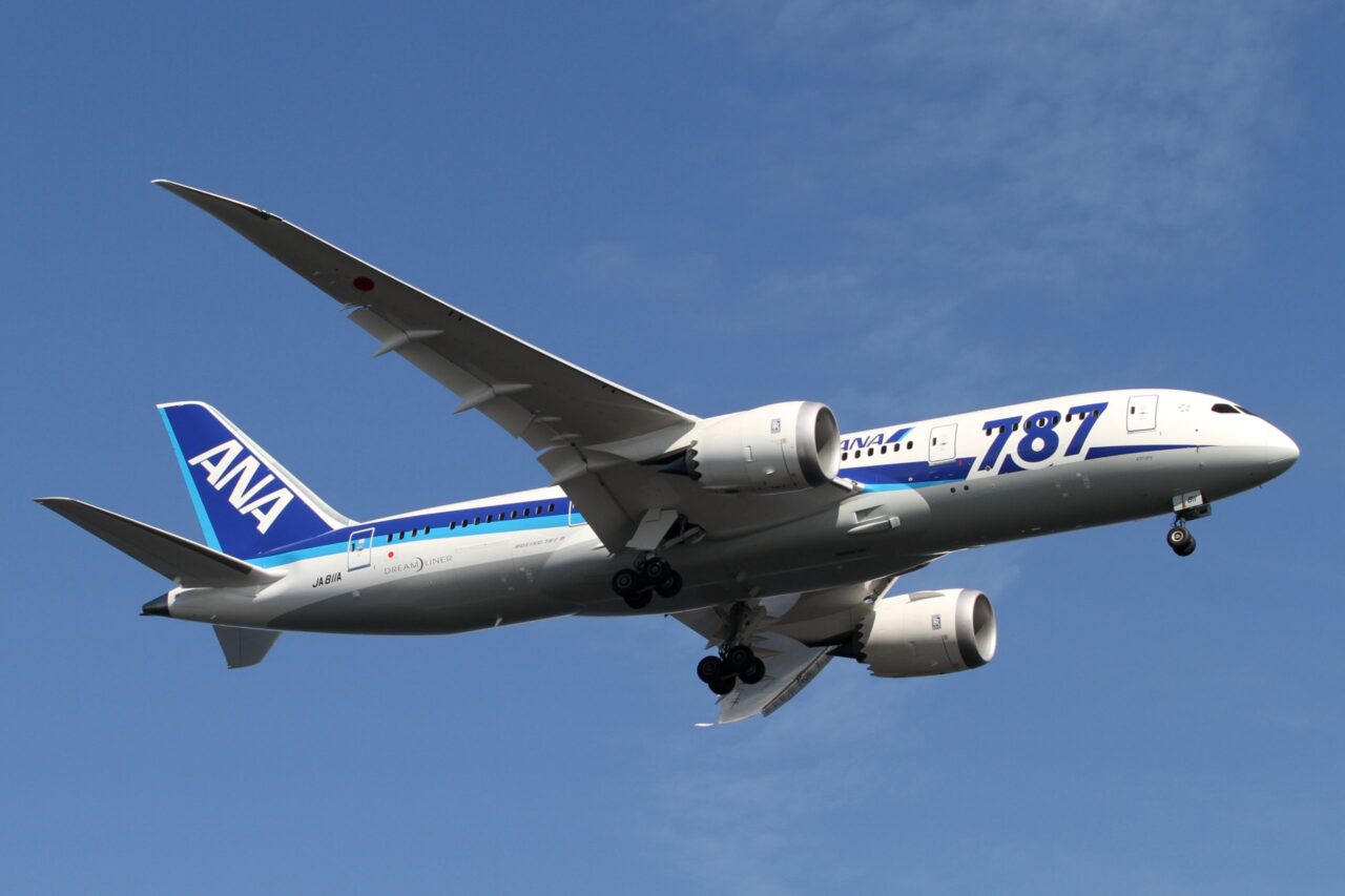 JA811A Boeing 787-8