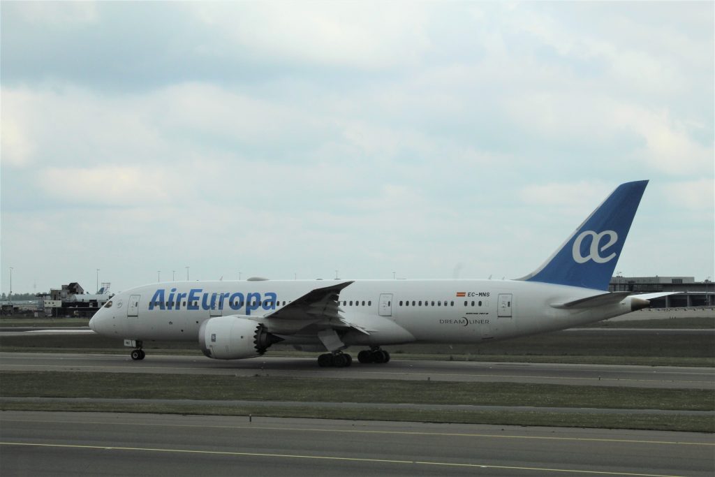 EC-MNS Boeing 787-8