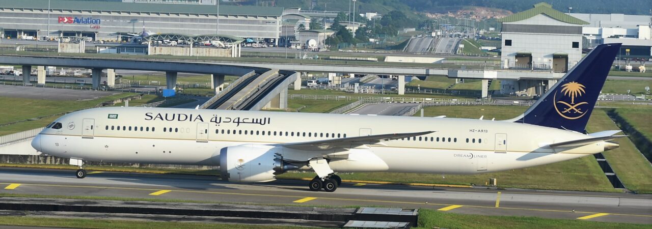 HZ-AR13 Boeing 787-9