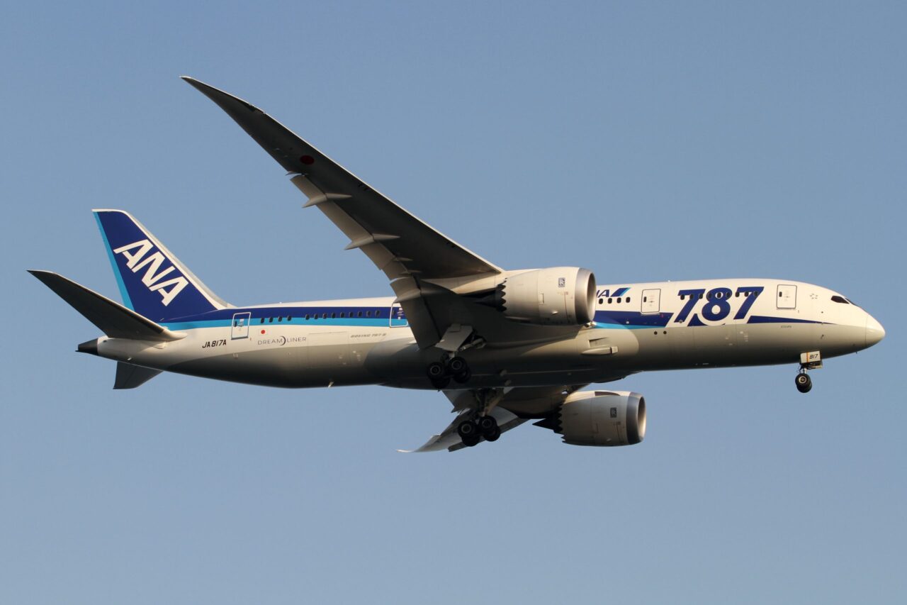 JA817A Boeing 787-8