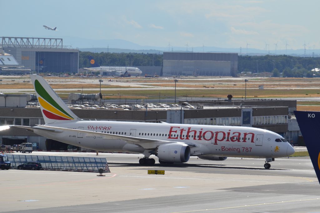 ET-AOS Boeing 787-8