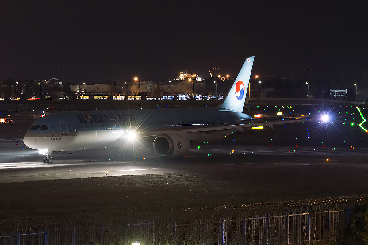 HL7209 Boeing 787-9