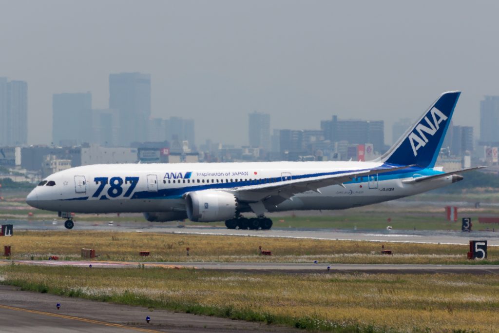 JA818A Boeing 787-8