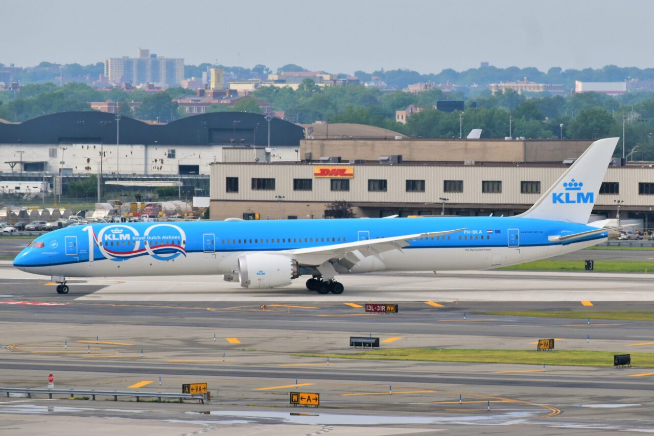 PH-BKA Boeing 787-10