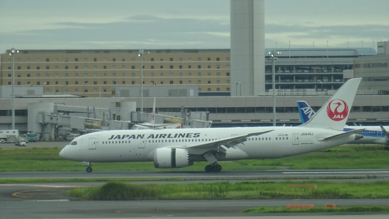 JA846J Boeing 787-8
