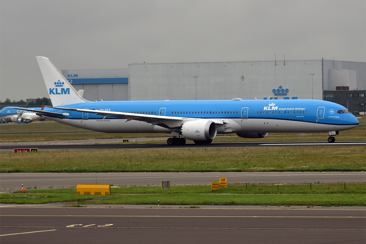 PH-BKD Boeing 787-10