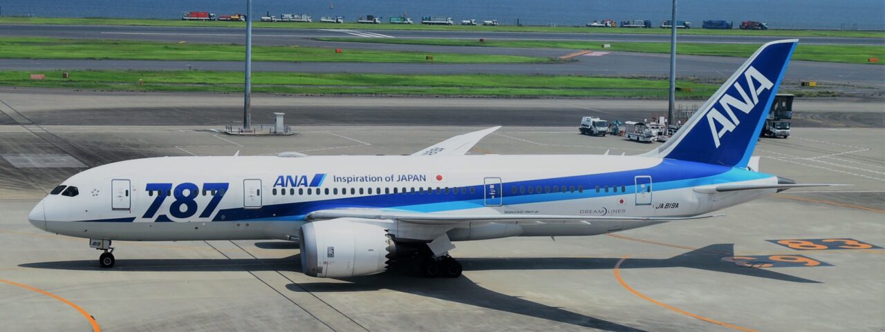 JA819A Boeing 787-8